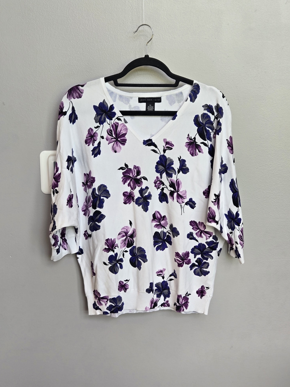 Joan Vass NY Floral V-Neck Knit Sweater XL White Purple Dolman 3/4 Sleeve